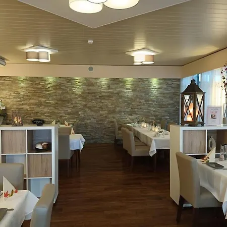 Zur Schlossbruecke *