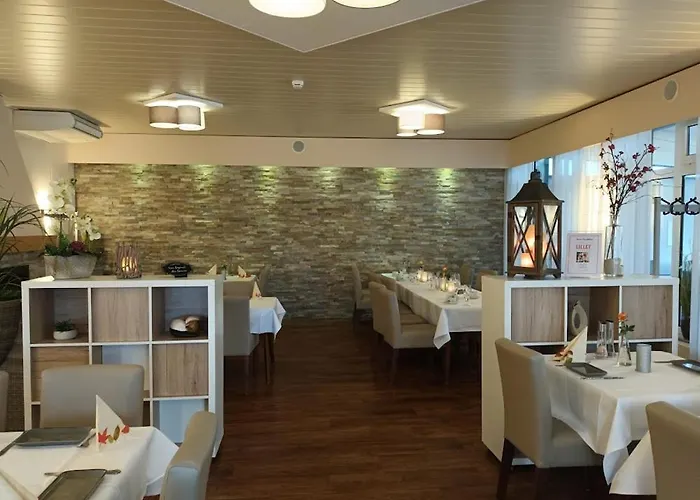 Zur Schlossbruecke *